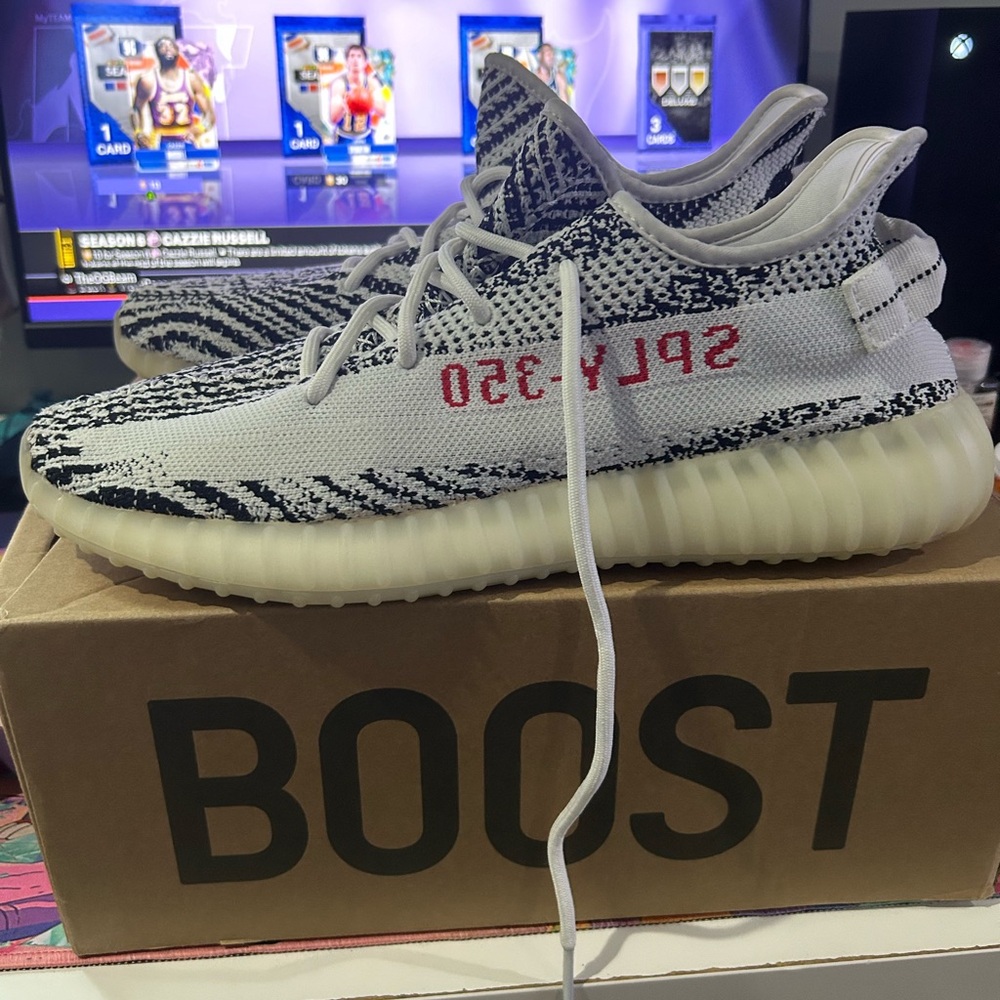 Yeezy Boost 350 V2 Zebra men’s size 12.5